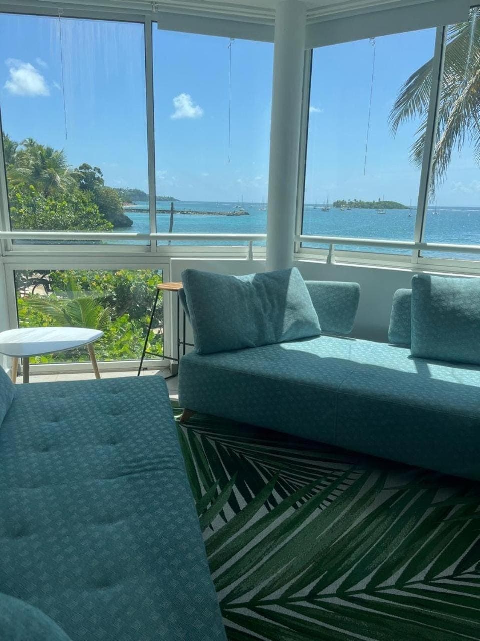 Day, Natural landscape, View (from property/room), Balcony/Terrace, Living room, Seating area, Sea view