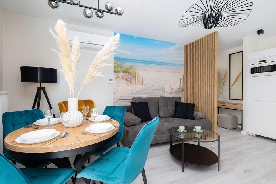 TV and multimedia, Living room, Dining area