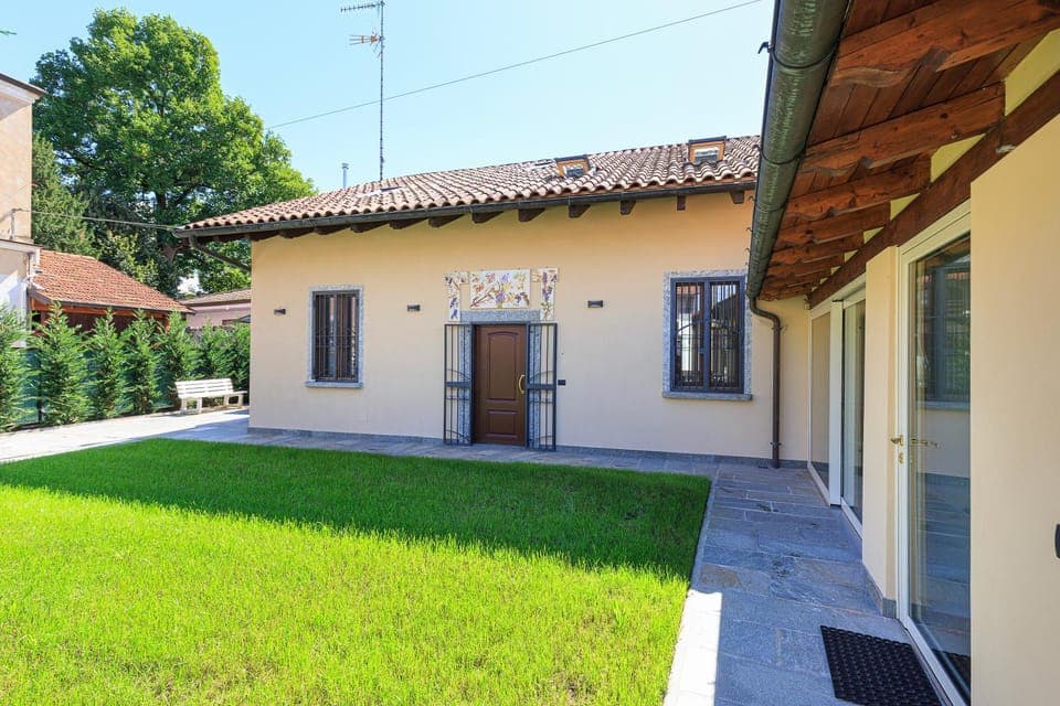 Property building, Garden, Garden view