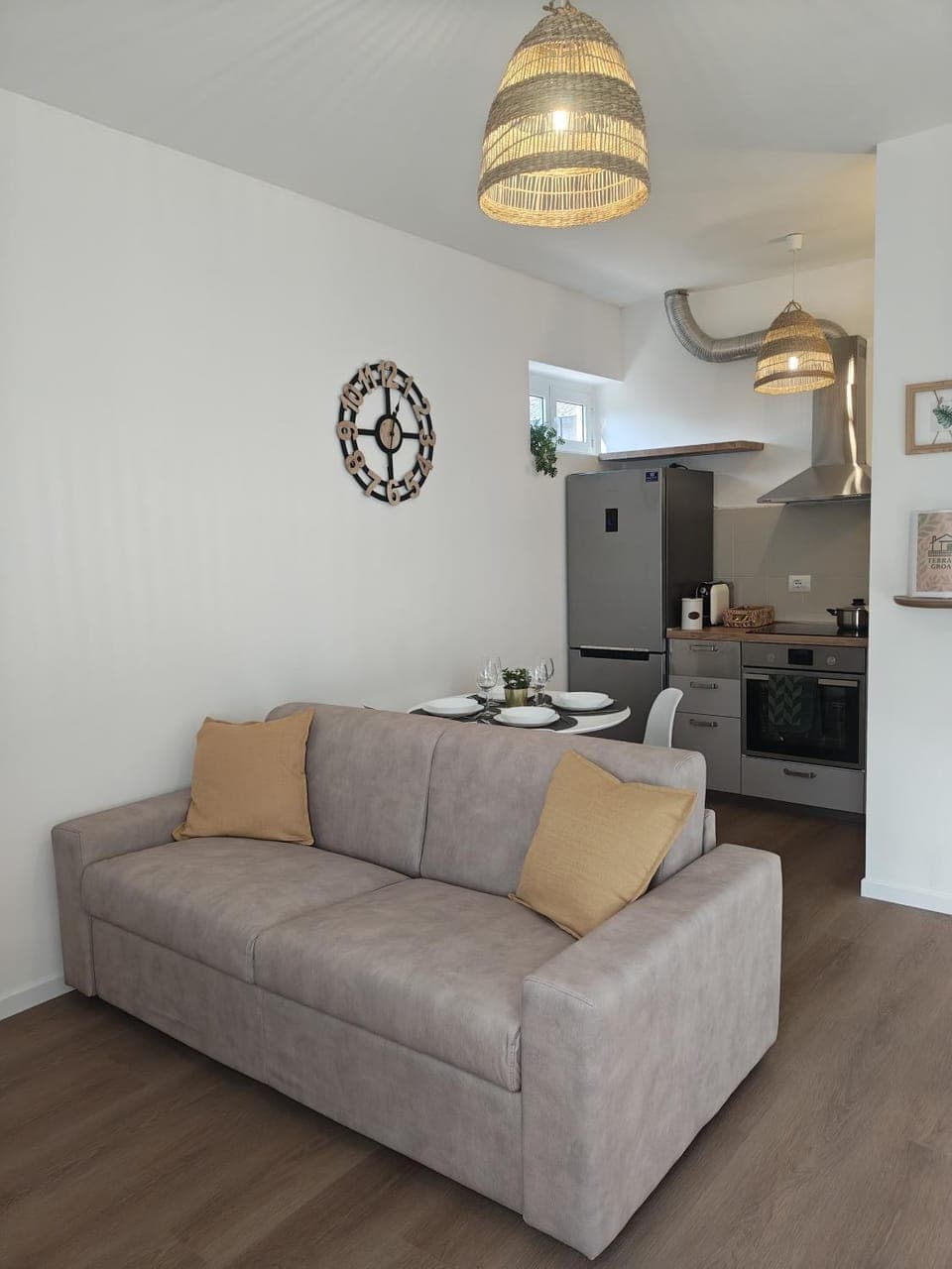 Kitchen or kitchenette, Living room, Seating area, pet friendly