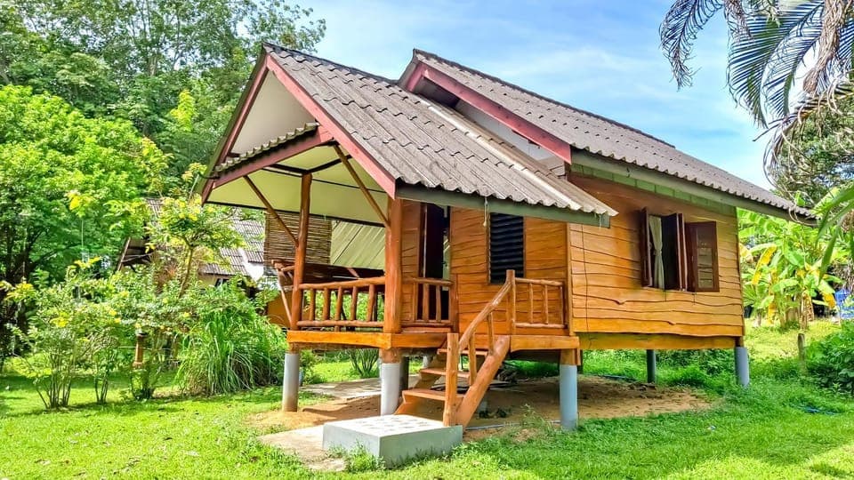 Property building, Garden, Balcony/Terrace, Garden view