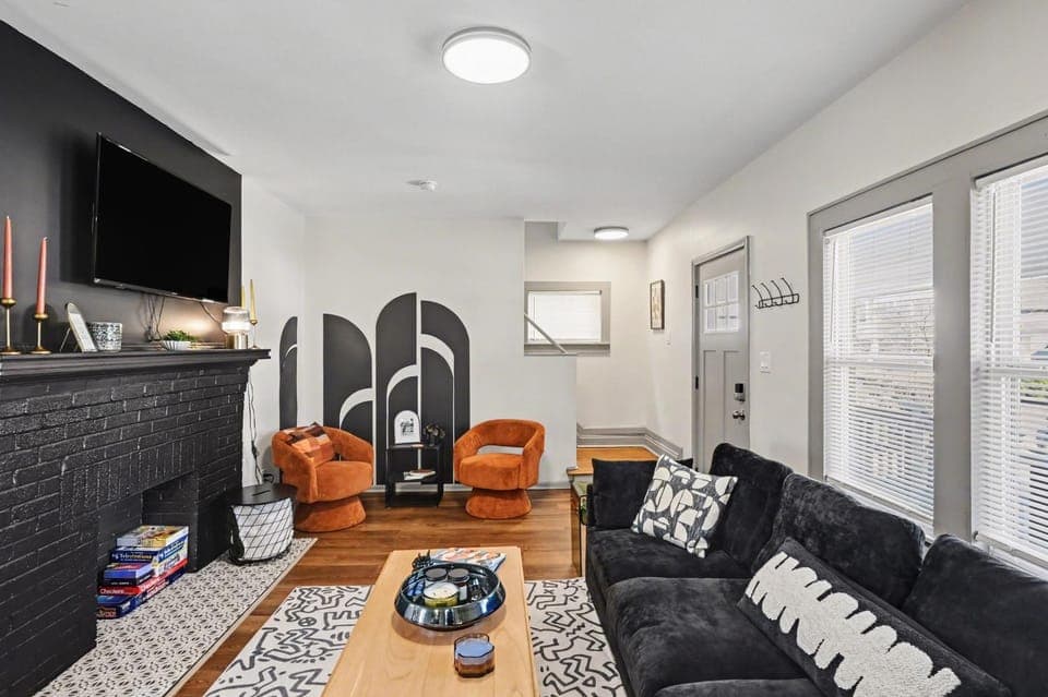 TV and multimedia, Living room, Seating area