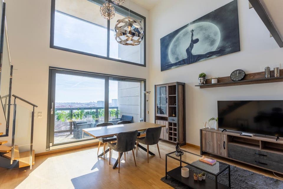 Living room, Dining area
