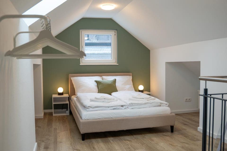 Bed, Photo of the whole room, Bedroom