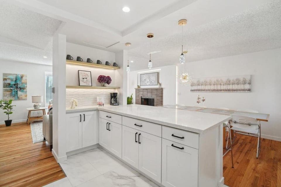 Kitchen or kitchenette