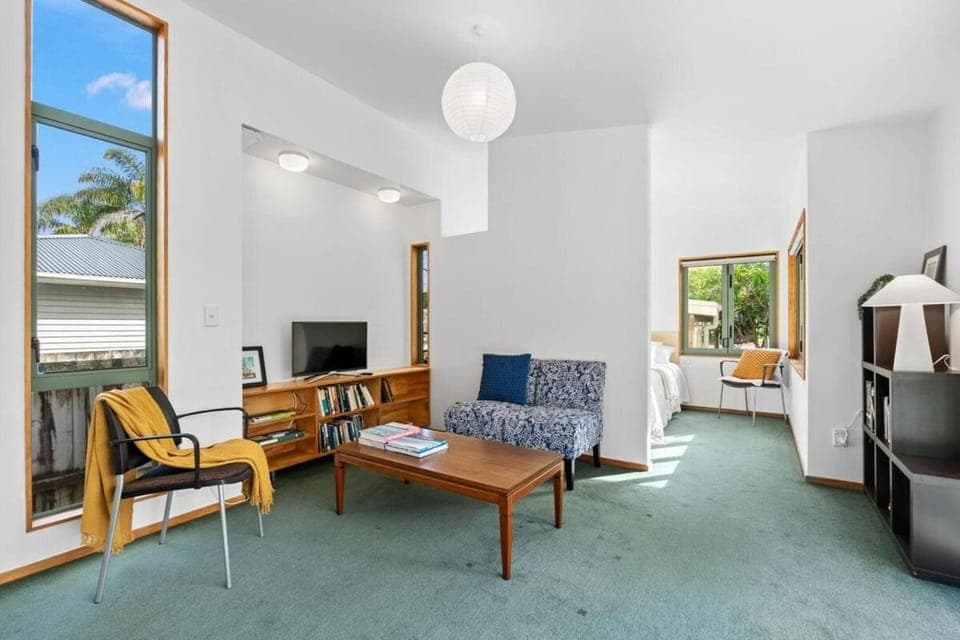 Living room, Seating area, Evening entertainment