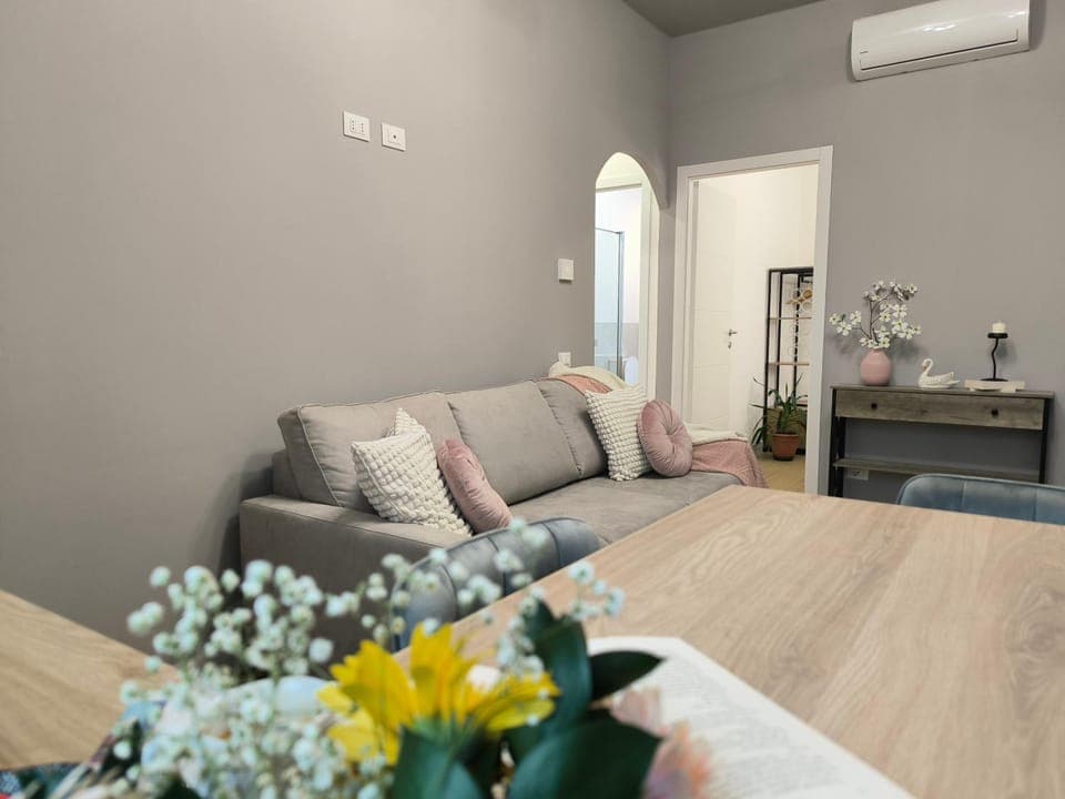 Living room, Seating area, internet, air conditioner