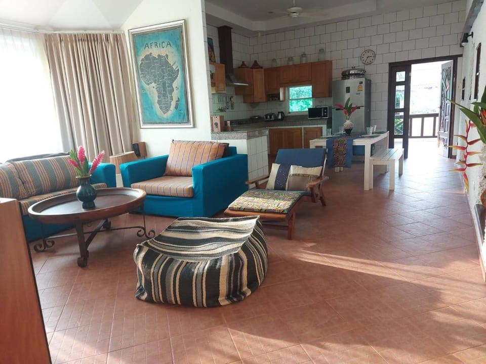 Living room, Seating area, Dining area, kitchen