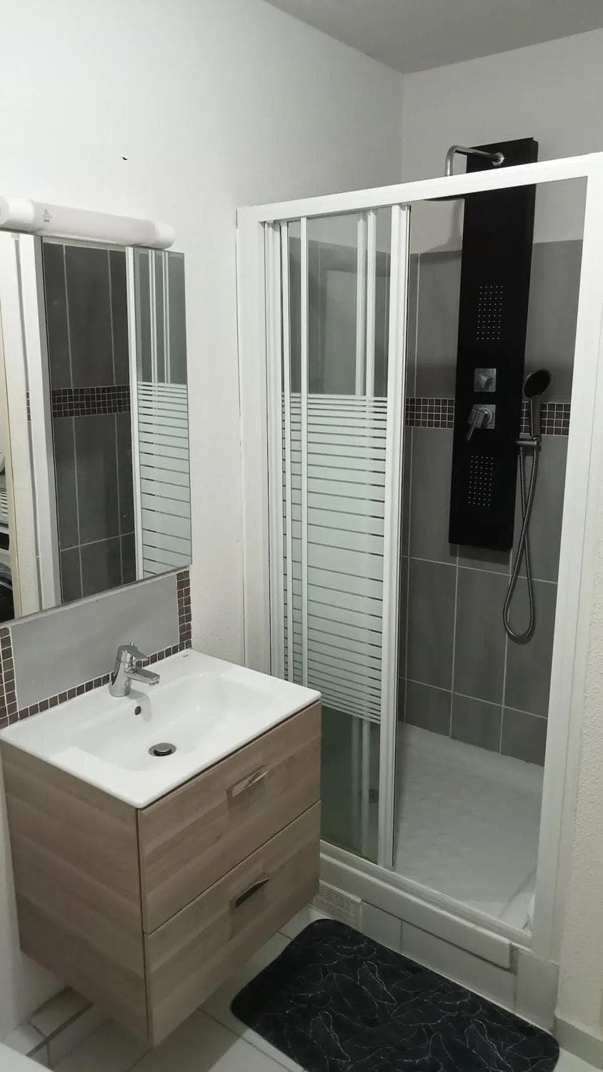 Appartement confortable à Pointe-à-Pitre de 32 m² avec terrasse Apartment in Les Abymes