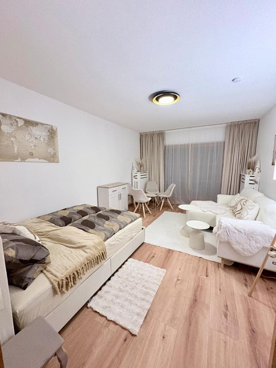 Photo of the whole room