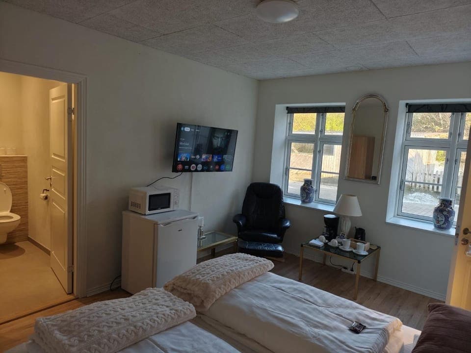 TV and multimedia, Kitchen or kitchenette, Bedroom