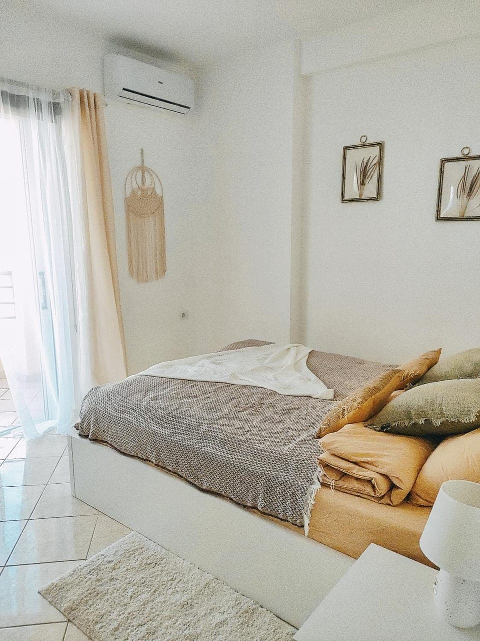 Bed, Bedroom, air conditioner