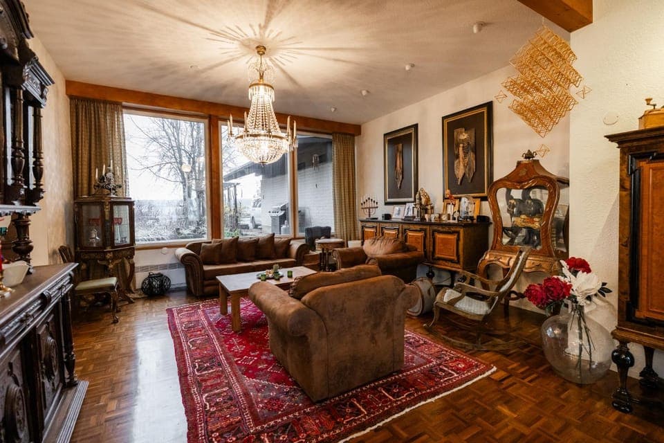 Living room, Seating area