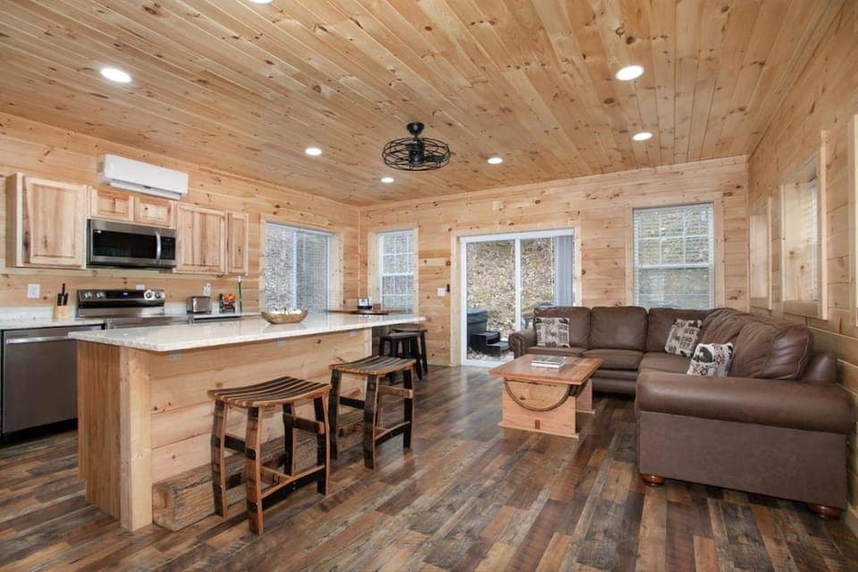Whiskey Duo 2 Cabins SidebySide HotTubs Firepit Cabin in Sevierville