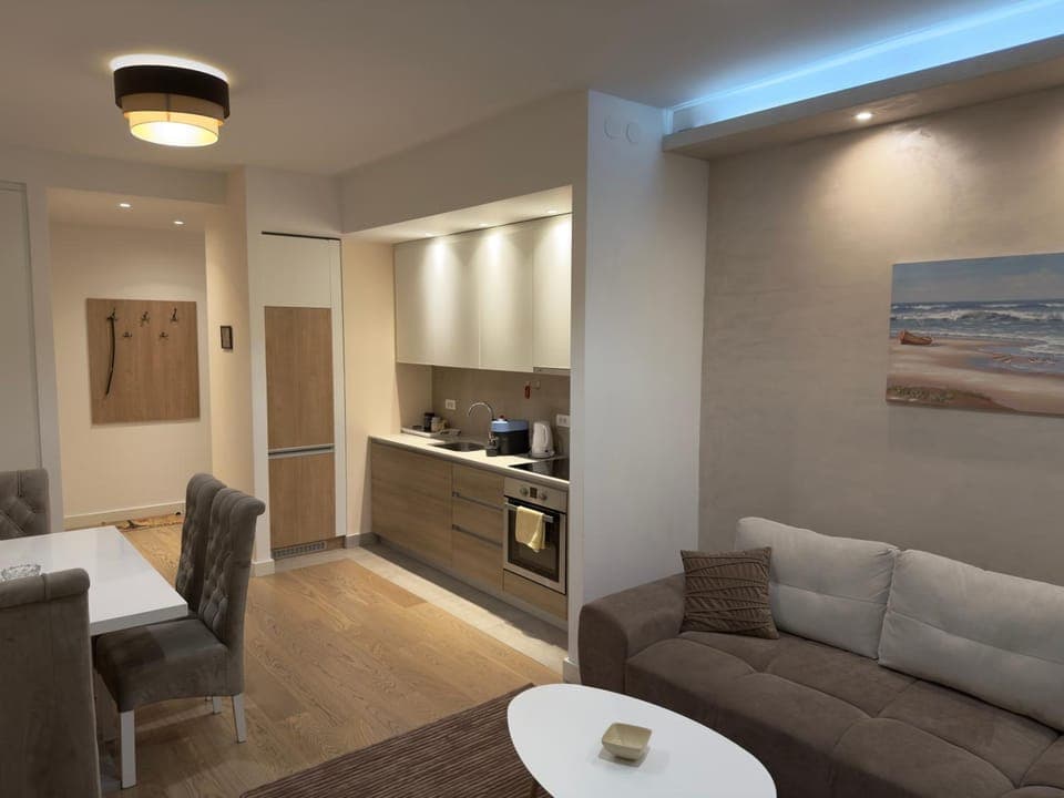 Kitchen or kitchenette, Living room