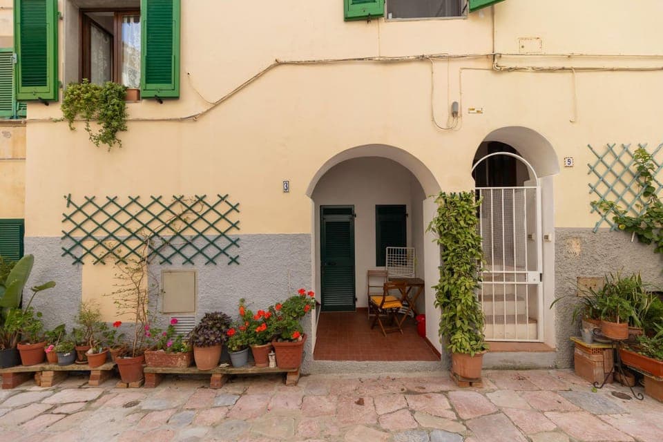 Property building, Facade/entrance