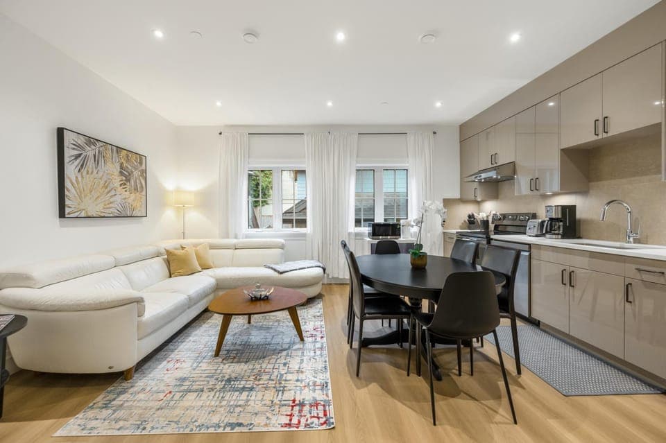 Living room, Dining area