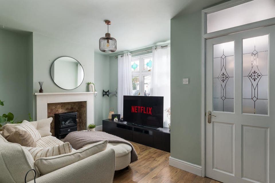 TV and multimedia, Living room, Seating area