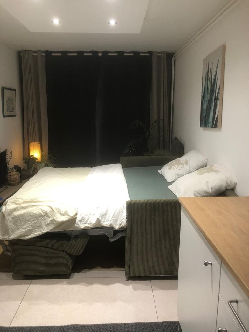 Bed, Photo of the whole room