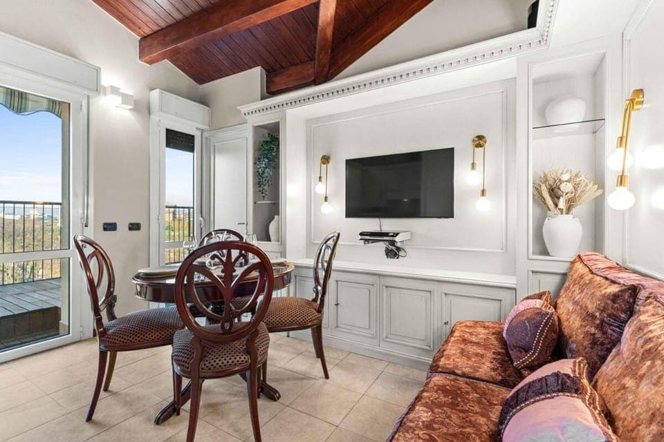 TV and multimedia, Living room, Seating area