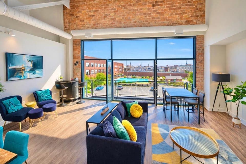 Downtown Sleeps 8 By Cedar Point & Sports Force! House in Sandusky