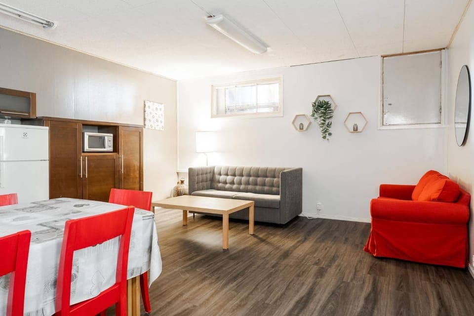 Kitchen or kitchenette, Seating area, Dining area, pet friendly
