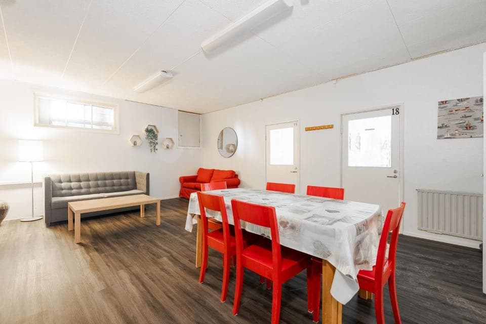 Communal lounge/ TV room, Kitchen or kitchenette, Seating area, Dining area, Communal kitchen, pet friendly