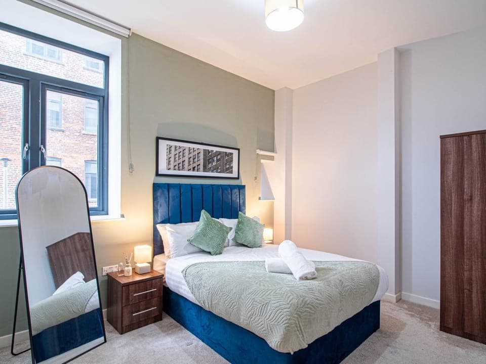 Bed, Photo of the whole room, Bedroom, towels