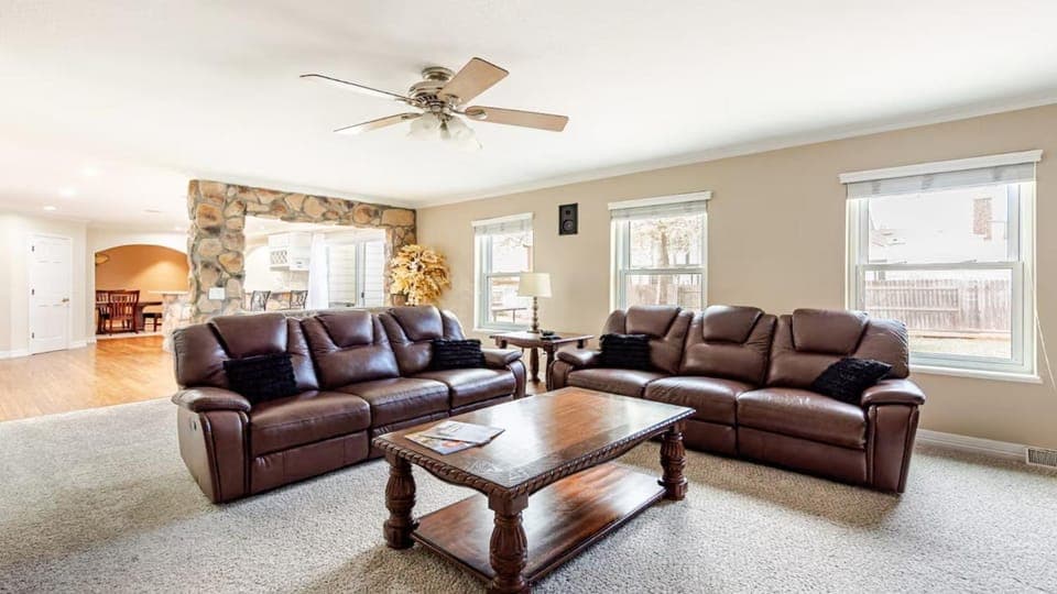 Living room, Seating area