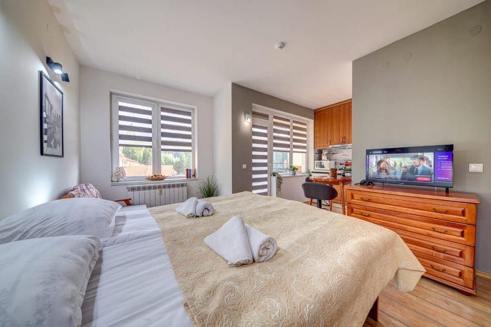 Bed, TV and multimedia