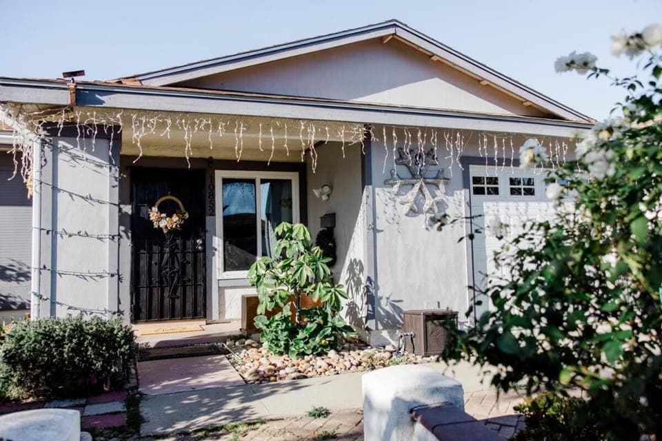 Property building, Garden, Garden view