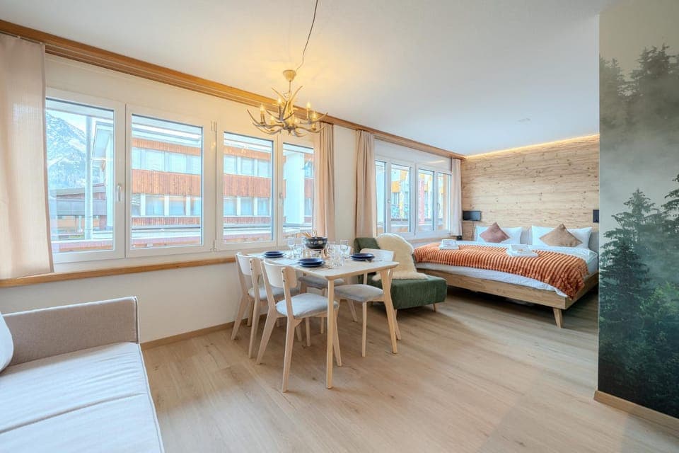 Bed, Living room, Photo of the whole room, Seating area, Bedroom
