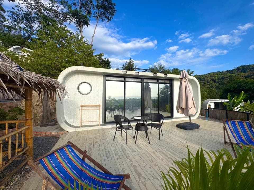 Property building, Patio, Day, Natural landscape, View (from property/room), Balcony/Terrace, Mountain view, sunbed