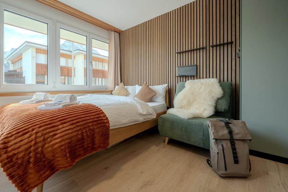 Bed, Living room, Photo of the whole room, Seating area, Bedroom, towels
