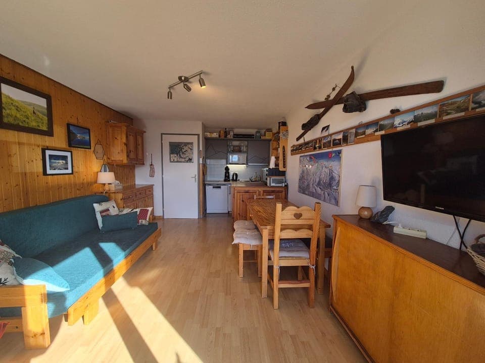 Communal lounge/ TV room, Kitchen or kitchenette, Living room, Seating area