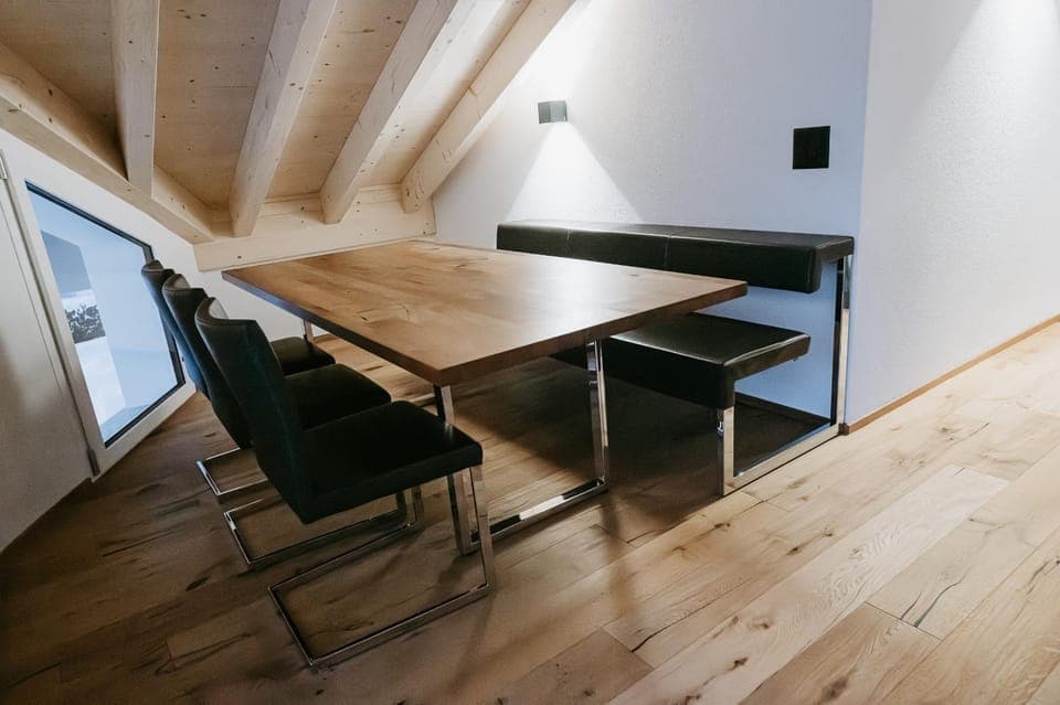 Seating area, Dining area