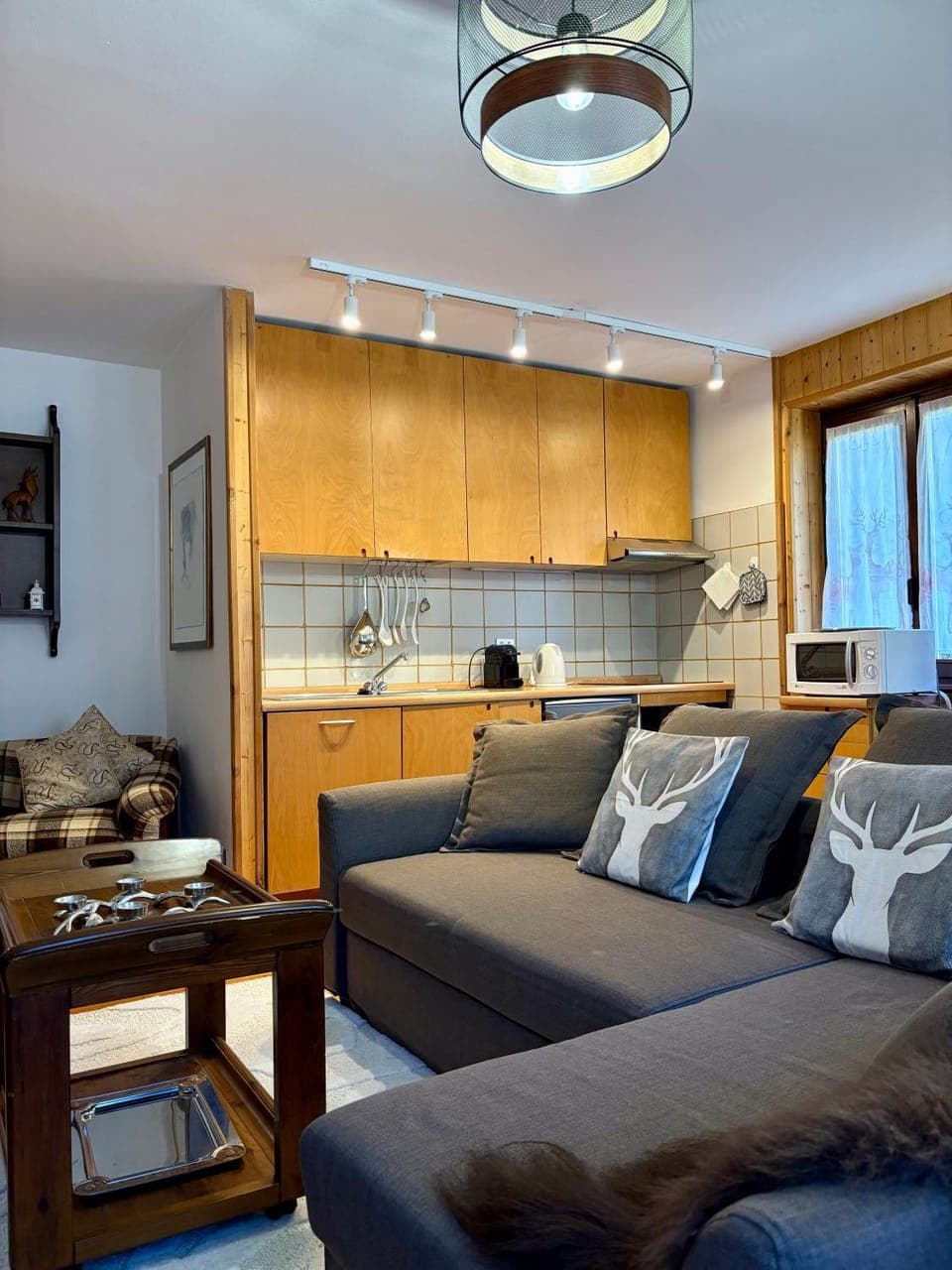 Kitchen or kitchenette, Living room, Seating area