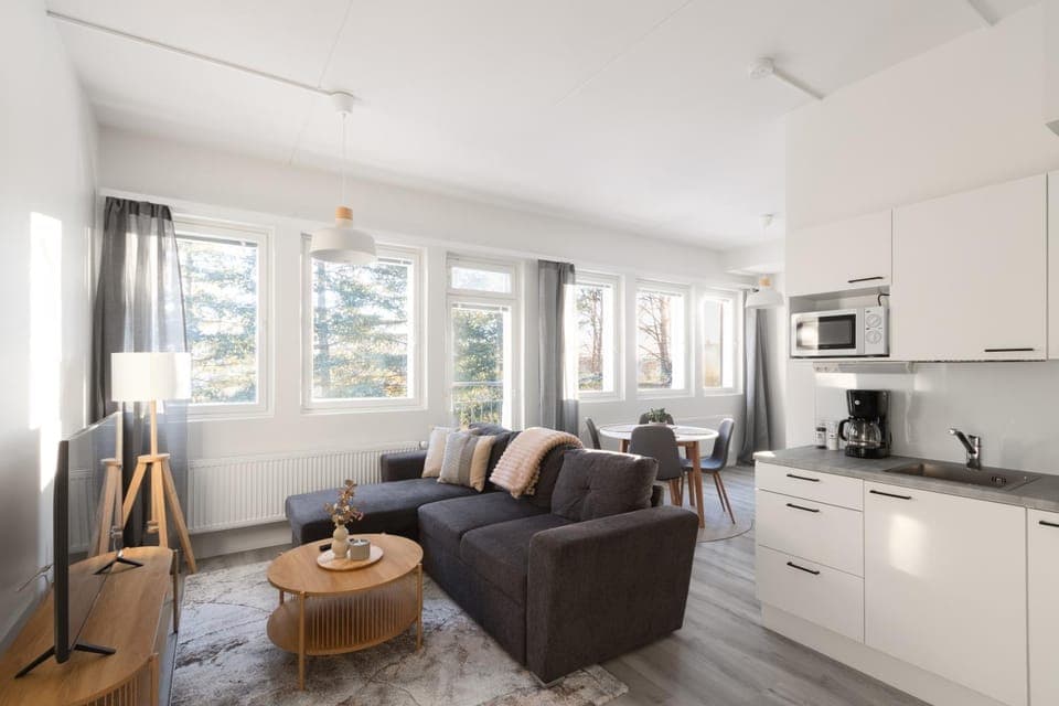 Kitchen or kitchenette, Seating area, Dining area