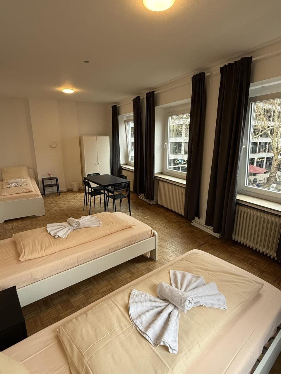 Bed, Photo of the whole room, Bedroom, internet, towels