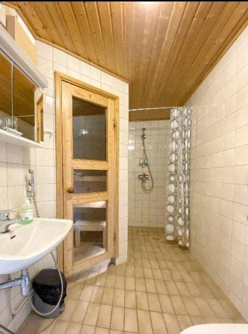 Sauna, Bathroom