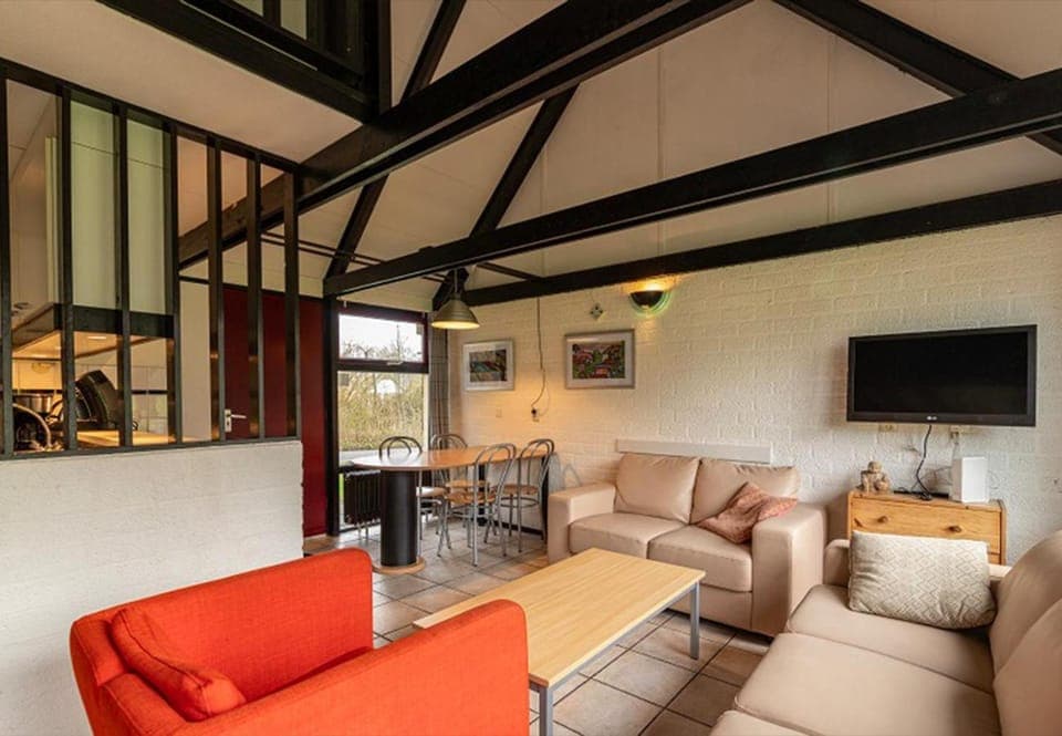 Communal lounge/ TV room, Living room