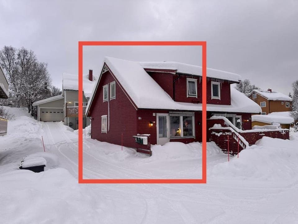 Property building, Day, Winter