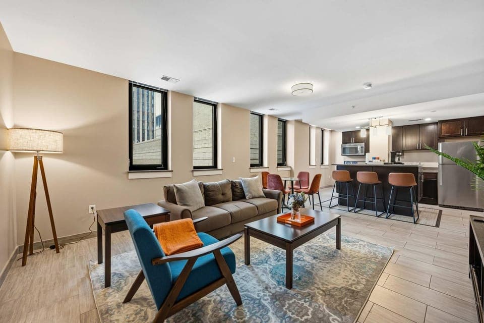 Kitchen or kitchenette, Living room, Seating area, Dining area