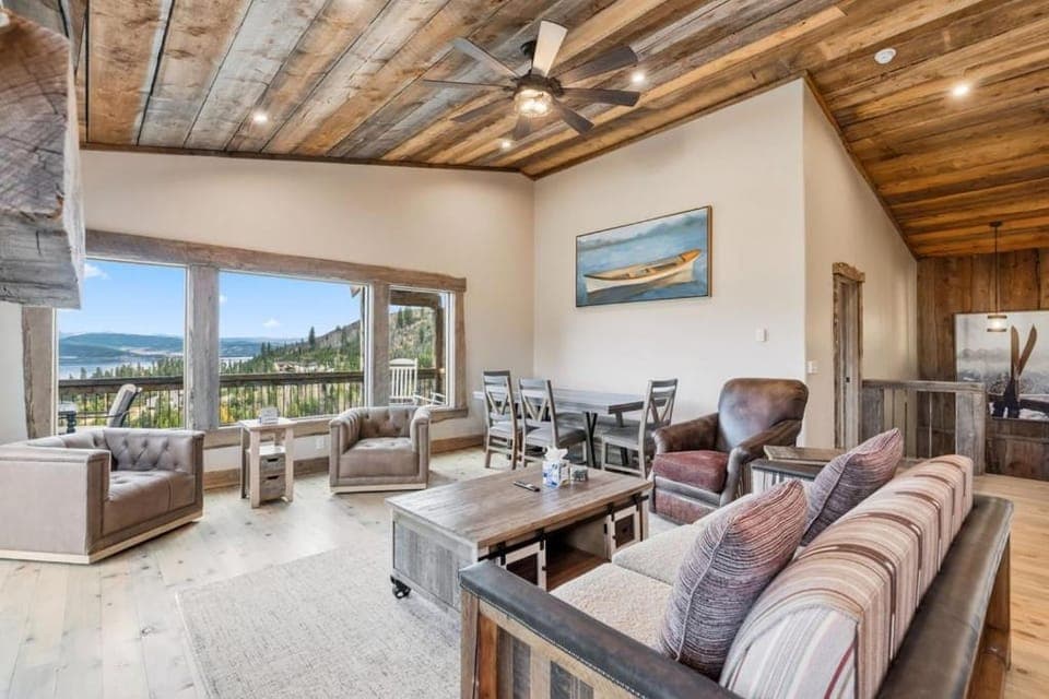 View (from property/room), Living room, Dining area, furniture