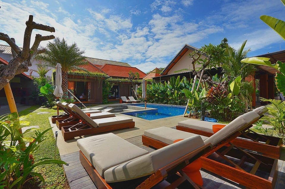 Day, Natural landscape, Garden, Seating area, Garden view, Pool view, Swimming pool, sunbed