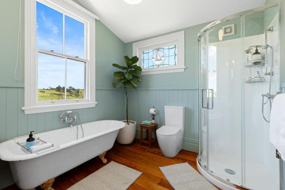 Shower, Toilet, Bathroom, Bath