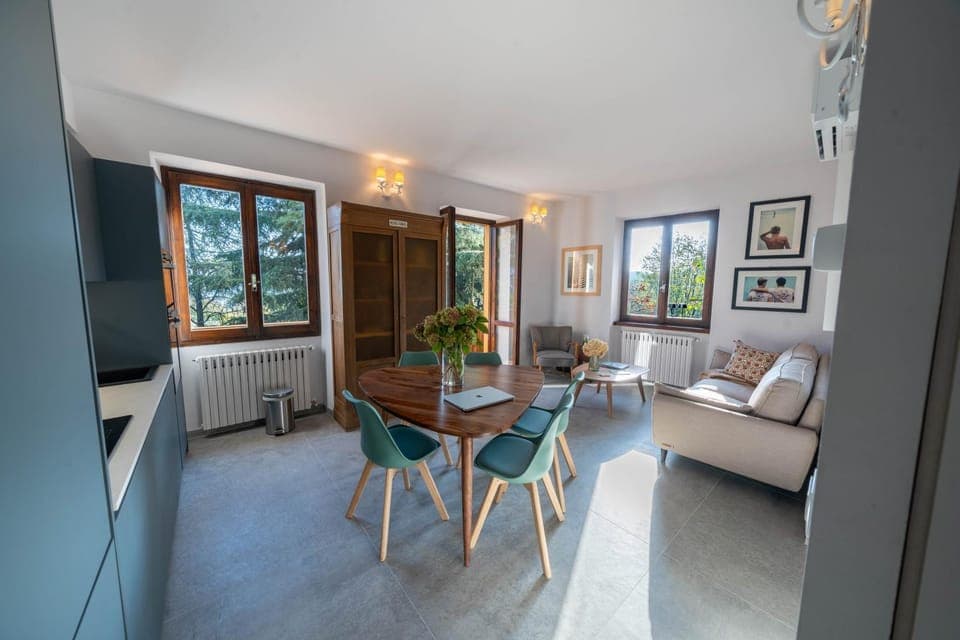 Living room, Seating area, Dining area