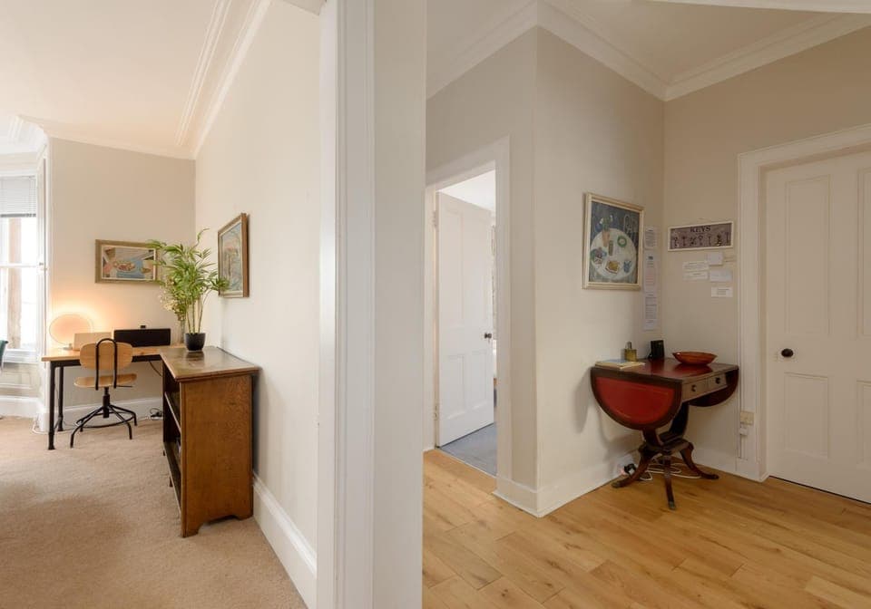 Facade/entrance, Decorative detail