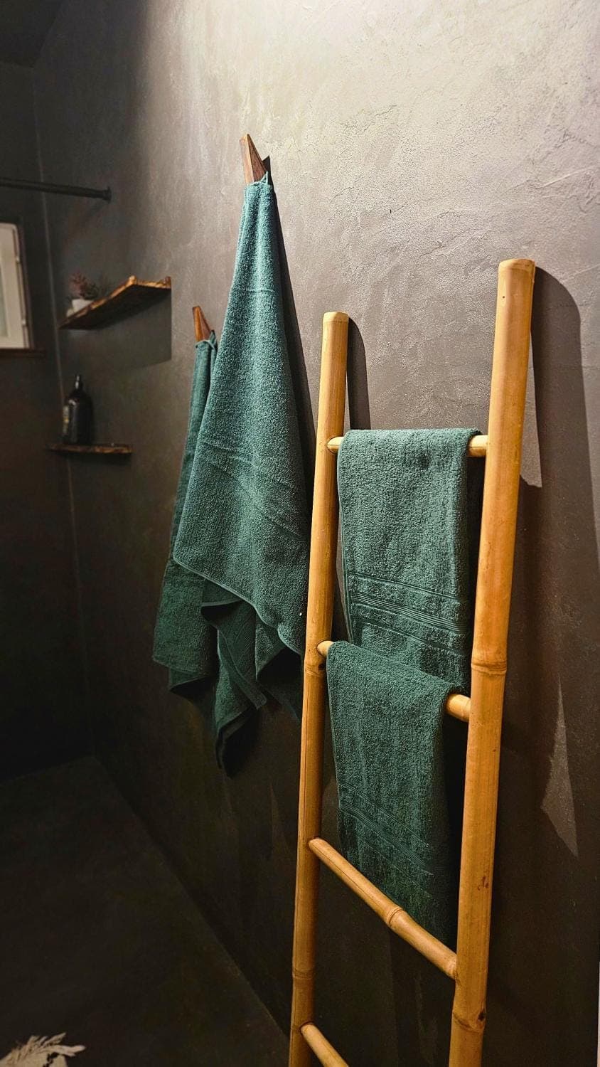 Bedroom, towels