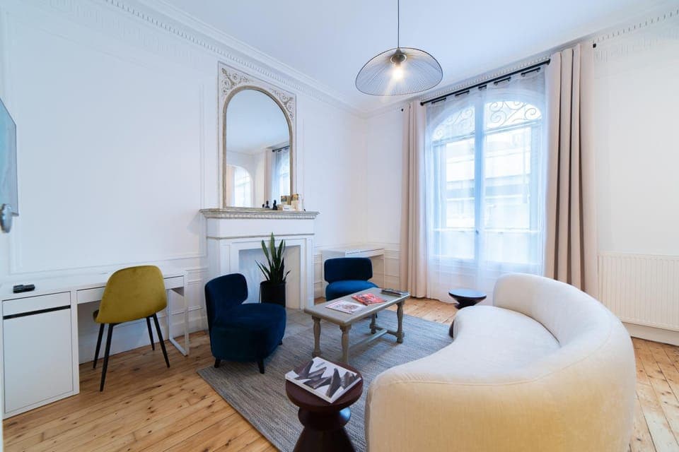 Communal lounge/ TV room, TV and multimedia, Living room, Seating area